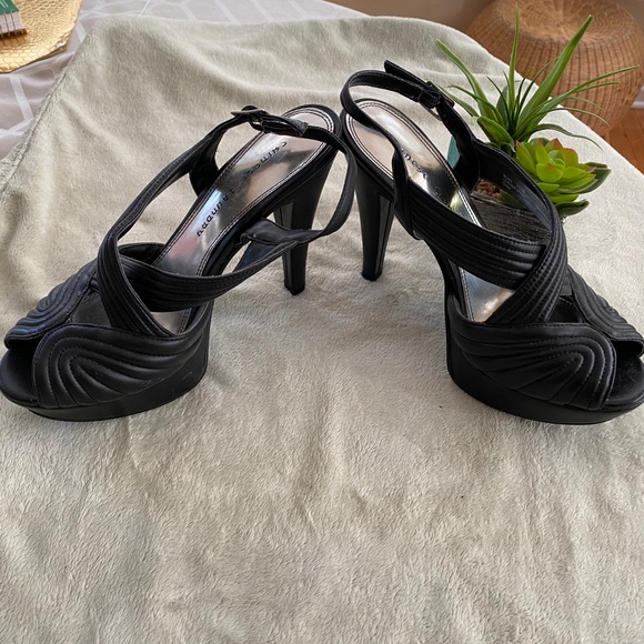 Heels - Picture 4 of 5